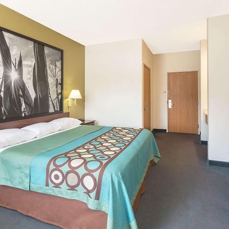 Super 8 By Wyndham Cresco Ia Hotel Bagian luar foto