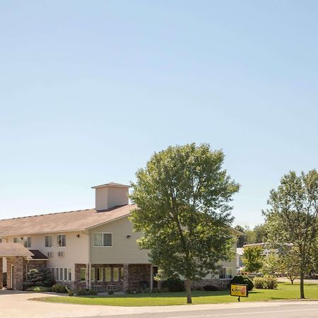 Super 8 By Wyndham Cresco Ia Hotel Bagian luar foto