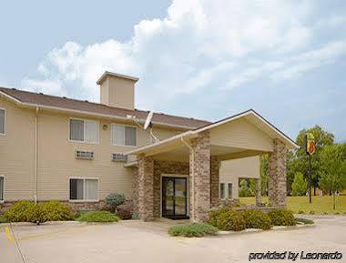 Super 8 By Wyndham Cresco Ia Hotel Bagian luar foto