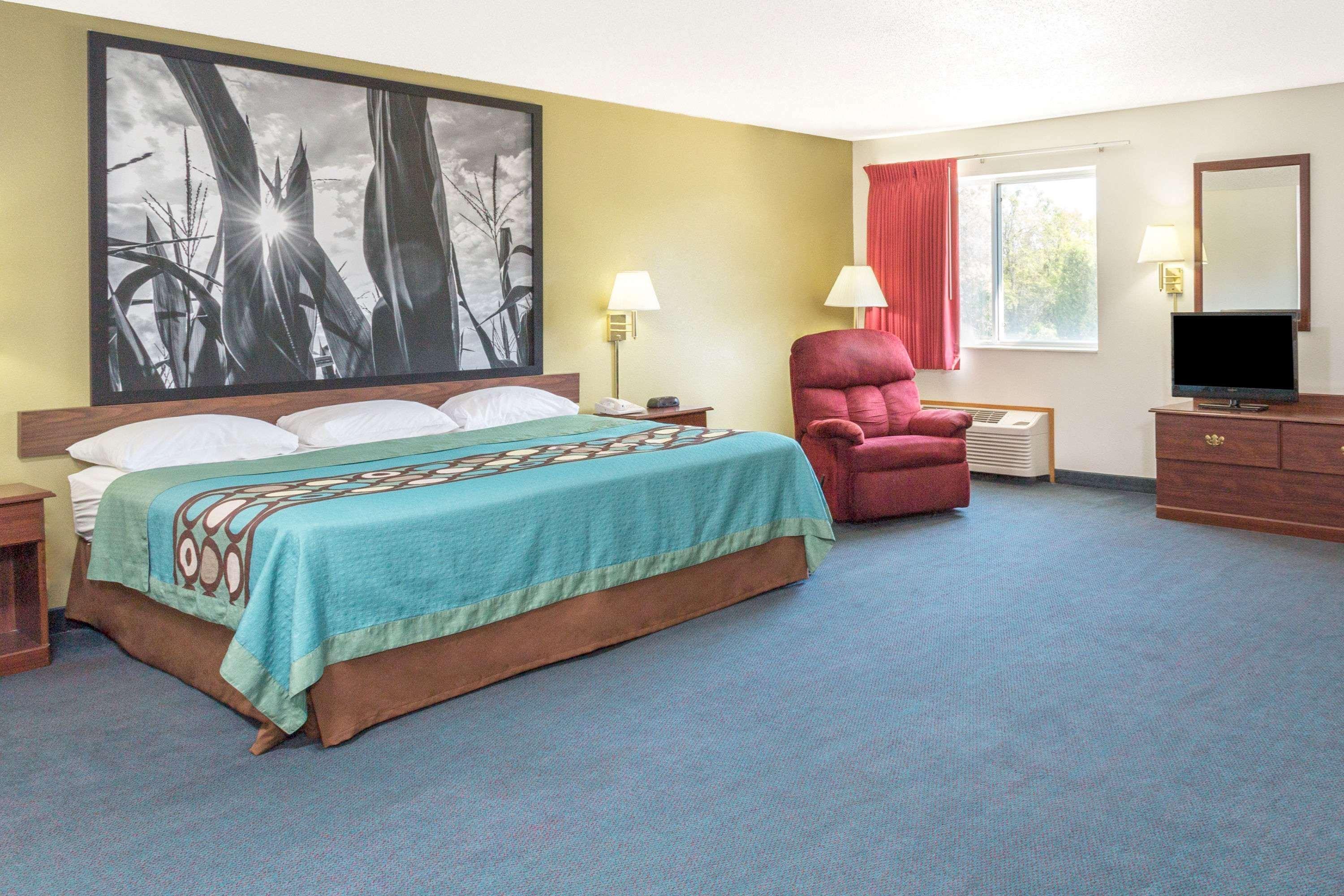 Super 8 By Wyndham Cresco Ia Hotel Bagian luar foto