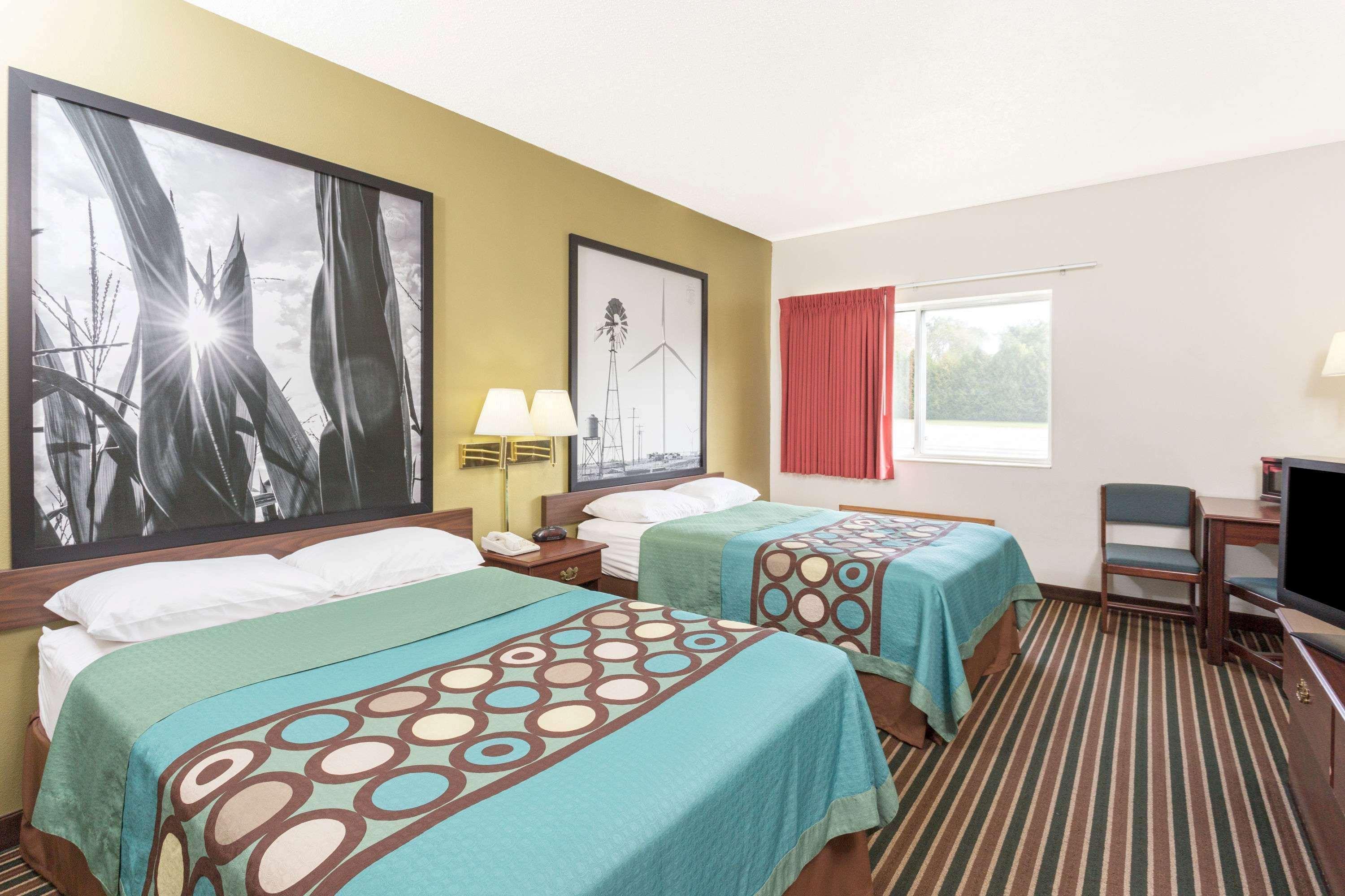 Super 8 By Wyndham Cresco Ia Hotel Bagian luar foto