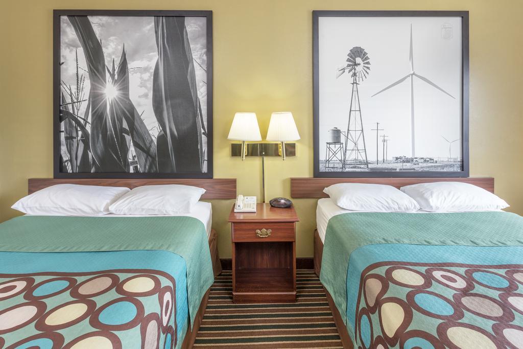 Super 8 By Wyndham Cresco Ia Hotel Bagian luar foto